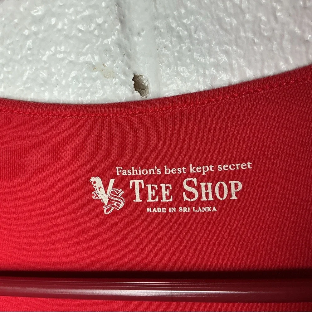 < VS Tee Shop Red V-Neck Women's Top > - Picture 2 of 5